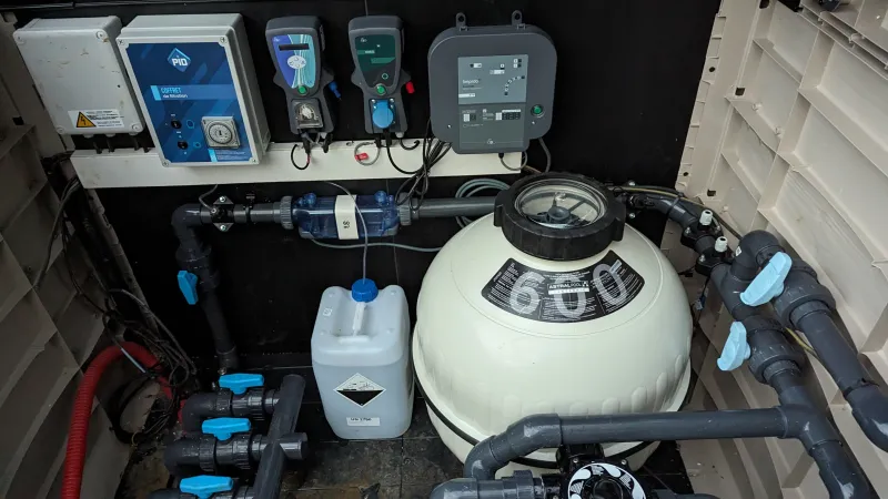 Coffre technique équipé après installation